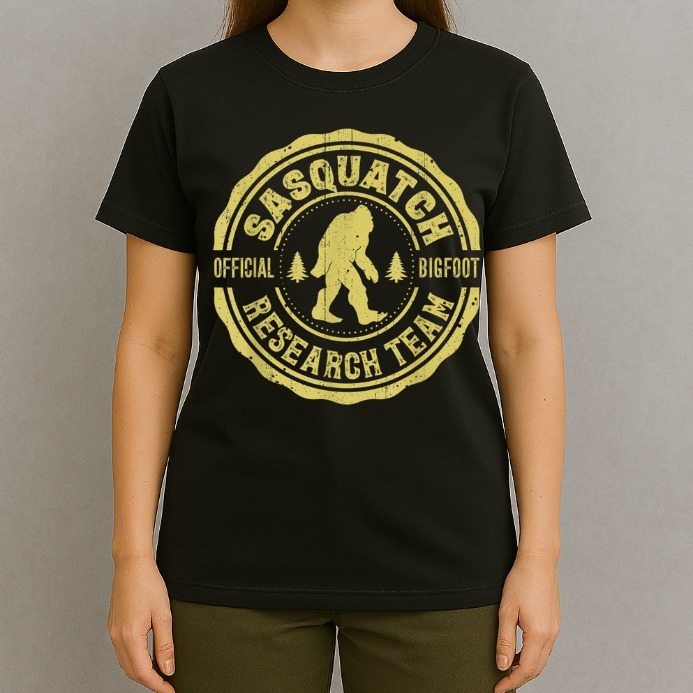 Bigfoot Finding Sasquatch Research Team Men Retro Vintage T-Shirt