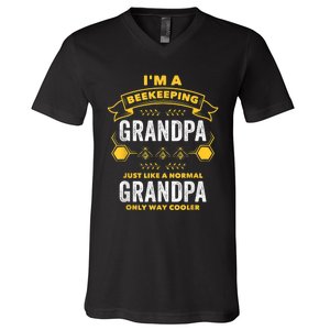 Beekeeper Grandpa Bee Bees Apiarist Father V-Neck T-Shirt