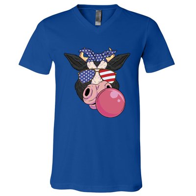 Bubble Gum Cow 4th Of July Design Usa Patriotic Cow Cute Gift V-Neck T-Shirt