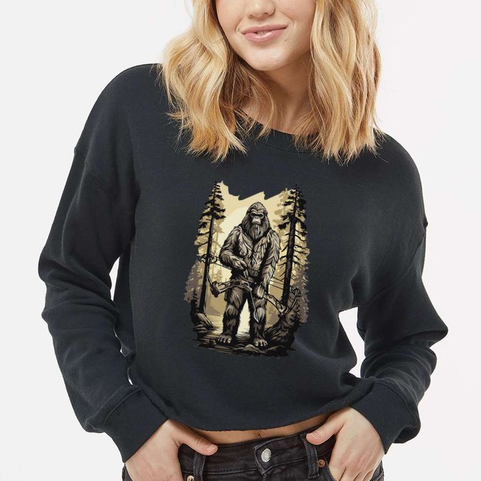Bow Hunting Bigfoot Funny Bow Hunting Sasquatch Hunting Cropped Pullover Crew