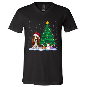 Basset Hound Dog Xmas Tree Lights Reindeer Hat Christmas V-Neck T-Shirt