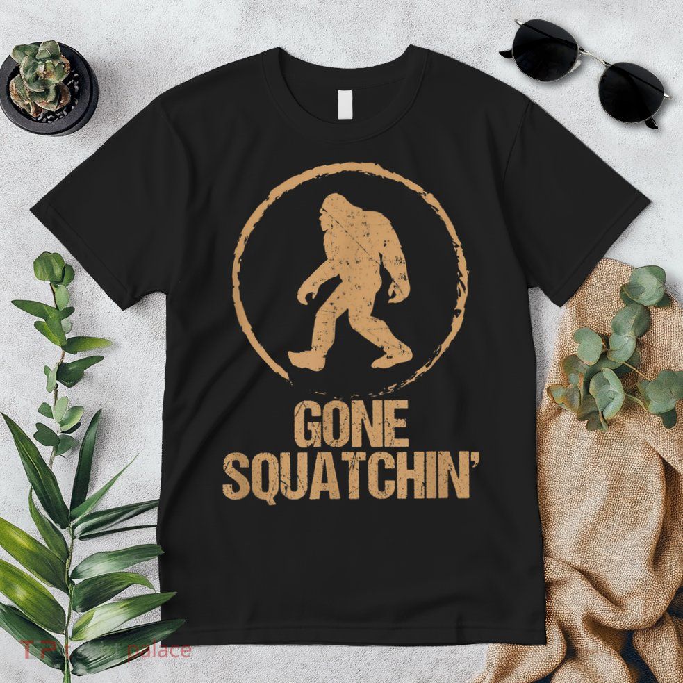 Bigfoot Hunter Gone Squatching Sasquatch Premium T-Shirt