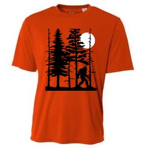 Bigfoot Hiding In Forest For Sasquatch Believers Gift Cooling Performance Crew T-Shirt