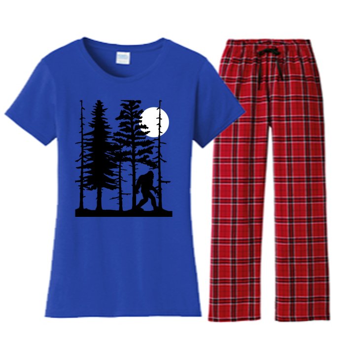 Bigfoot Hiding In Forest For Sasquatch Believers Gift Women's Flannel Pajama Set