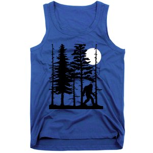 Bigfoot Hiding In Forest For Sasquatch Believers Gift Tank Top