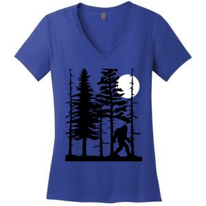 Bigfoot Hiding In Forest For Sasquatch Believers Gift Women's V-Neck T-Shirt