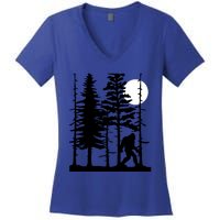 Bigfoot Hiding In Forest For Sasquatch Believers Gift Women's V-Neck T-Shirt