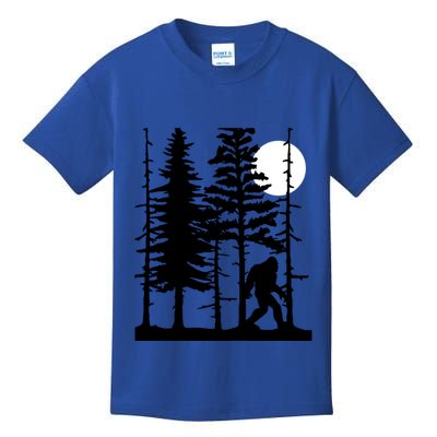 Bigfoot Hiding In Forest For Sasquatch Believers Gift Kids T-Shirt