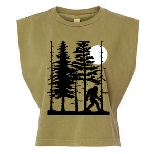 Bigfoot Hiding In Forest For Sasquatch Believers Gift Garment-Dyed Women's Muscle Tee