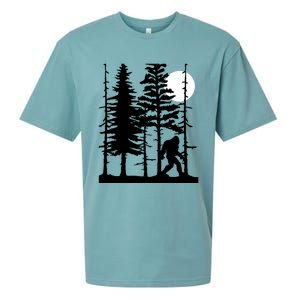 Bigfoot Hiding In Forest For Sasquatch Believers Gift Sueded Cloud Jersey T-Shirt