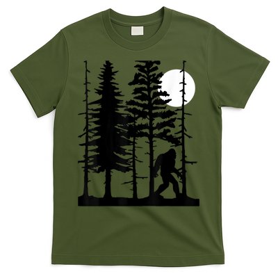 Bigfoot Hiding In Forest For Sasquatch Believers T-Shirt