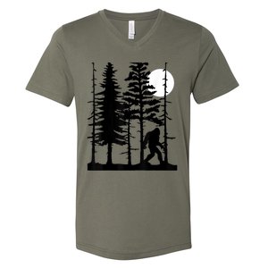 Bigfoot Hiding In Forest For Sasquatch Believers V-Neck T-Shirt