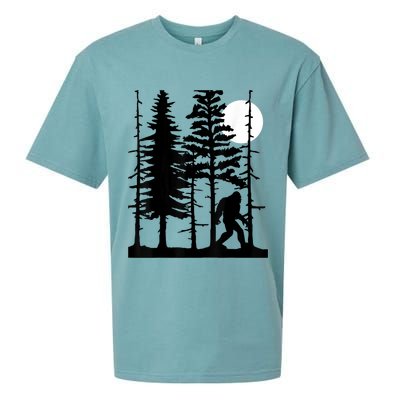 Bigfoot Hiding In Forest For Sasquatch Believers Sueded Cloud Jersey T-Shirt