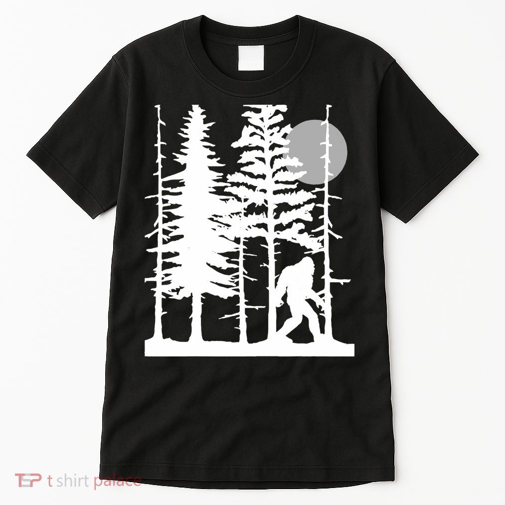 Bigfoot Hiding In Forest For Sasquatch Believers Tall T-Shirt