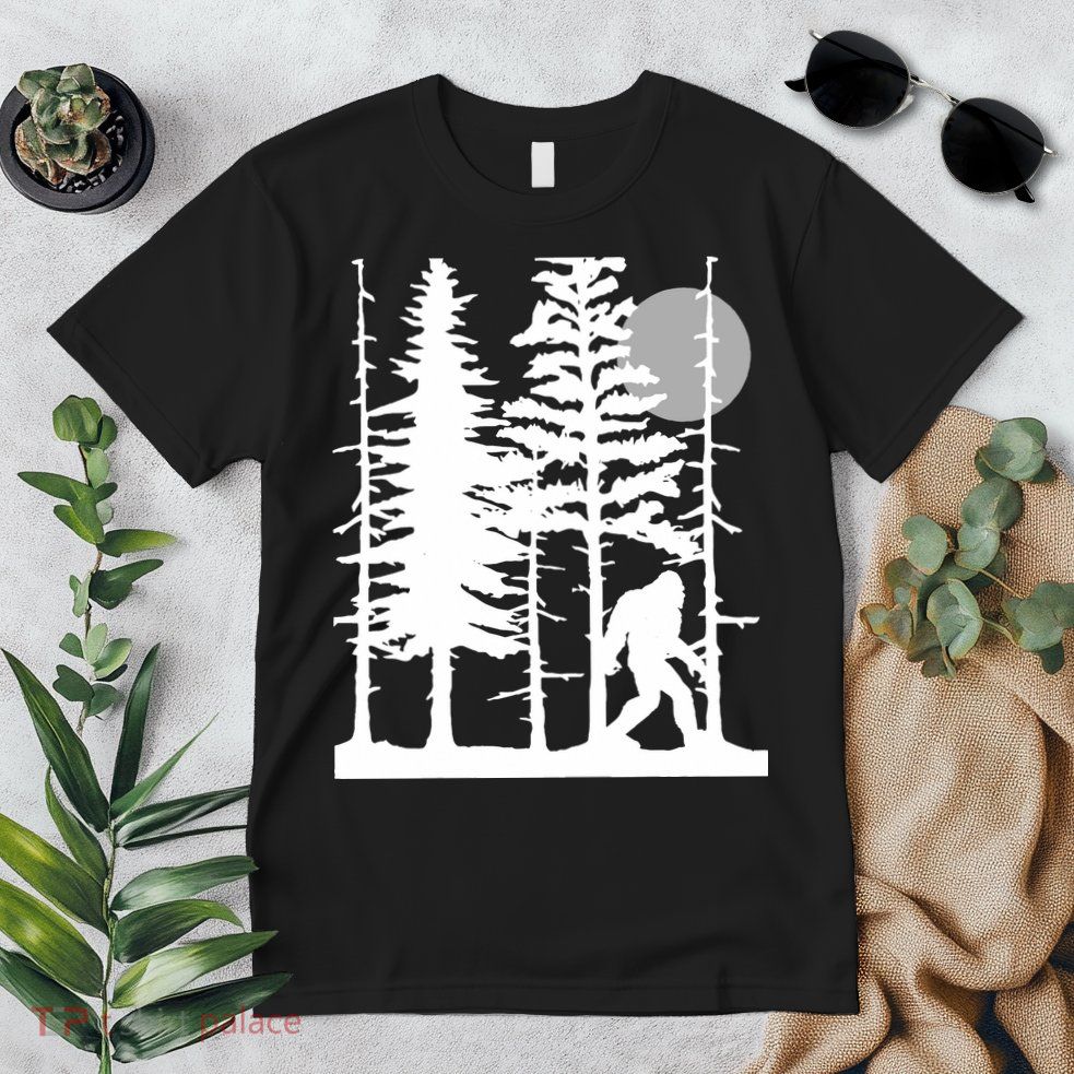 Bigfoot Hiding In Forest For Sasquatch Believers Premium T-Shirt