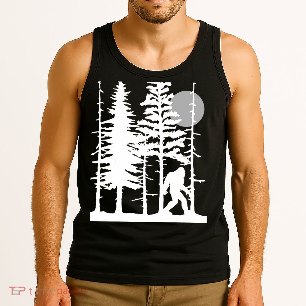 Bigfoot Hiding In Forest For Sasquatch Believers Tank Top