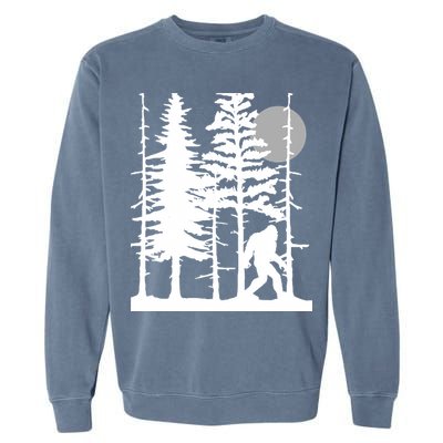 Bigfoot Hiding In Forest For Sasquatch Believers Garment-Dyed Sweatshirt