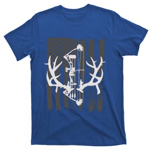 Bow Hunting Meaningful Gift: American Flag Archery Meaningful Gift For Hunters T-Shirt