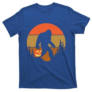 Bigfoot Halloween Pumpkin Retro Sunset Trick Or Treat Gift T-Shirt