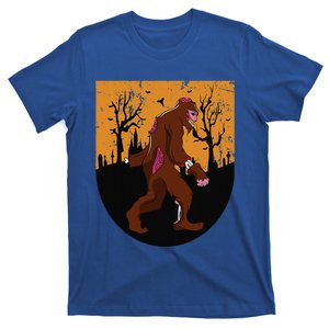 Bigfoot Halloween Pajamas Halloween Bigfoot Costume Gift Gift T-Shirt