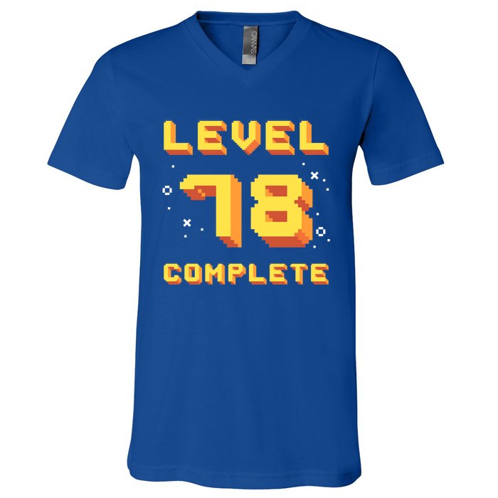 Born In 1943 Level 78 Complete 78th Birthday Retro Gaming Gift V-Neck T-Shirt