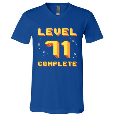 Born In 1950 Level 71 Complete 71th Birthday Retro Gaming Funny Gift V-Neck T-Shirt