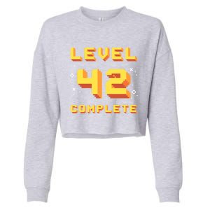 Born In 1979 Level 42 Complete 42th Birthday Retro Gaming Gift Cropped Pullover Crew