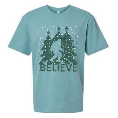 Believe In Bigfoot Christmas Lights Funny Sasquatch Sueded Cloud Jersey T-Shirt