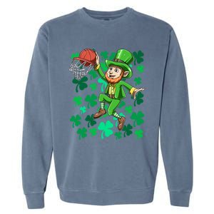 Basketball Irish Basketball Dunk Leprechaun St Patrick's Day Gift Garment-Dyed Sweatshirt