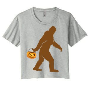 Bigfoot Sasquatch Halloween Pumpkin Women's Crop Top Tee