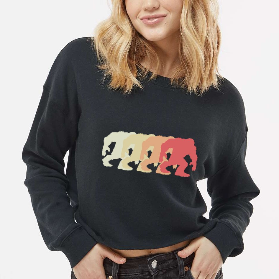 Bigfoot Silhouette Retro Sasquatch Cropped Pullover Crew