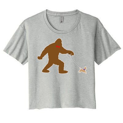 Bigfoot Walking Chihuahua Dog Women's Crop Top Tee