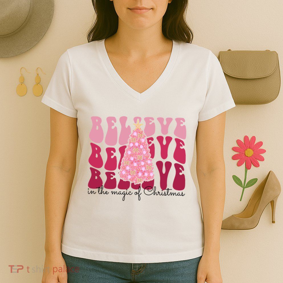 Believe Im The Magic Of Christmas Retro Holiday Women's V-Neck T-Shirt
