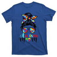 Be Kind Autism Awareness Messy Bun girl Wo Autism Mom T-Shirt