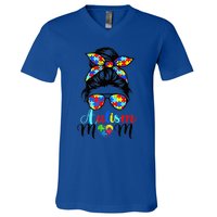 Be Kind Autism Awareness Messy Bun girl Wo Autism Mom V-Neck T-Shirt