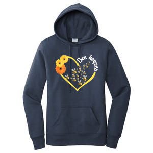 Bee Keeper -Flowers Heart Design- Female Bee Keeping Gift Women's Pullover Hoodie