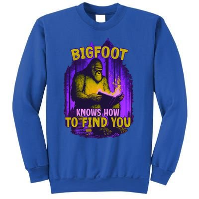 Bigfoot Knows How To Find You Loves To Read Cool Gift Sweatshirt