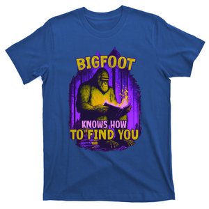 Bigfoot Knows How To Find You Loves To Read Cool Gift T-Shirt