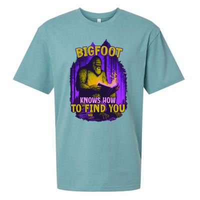 Bigfoot Knows How To Find You Loves To Read Cool Gift Sueded Cloud Jersey T-Shirt