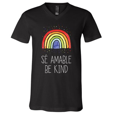 Be Kind In Spanish Se Amable Encouraging And Inspirin V-Neck T-Shirt