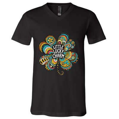 Boho Lucky Charm St. PatrickS Day Retro Four Leaf Clover V-Neck T-Shirt