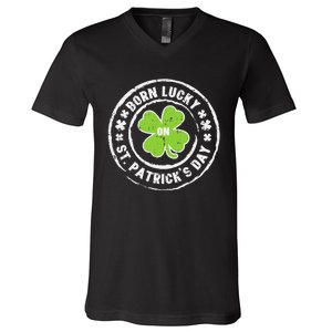 Born Lucky On St Patrick's Day Dabbing Leprechaun Birthday V-Neck T-Shirt