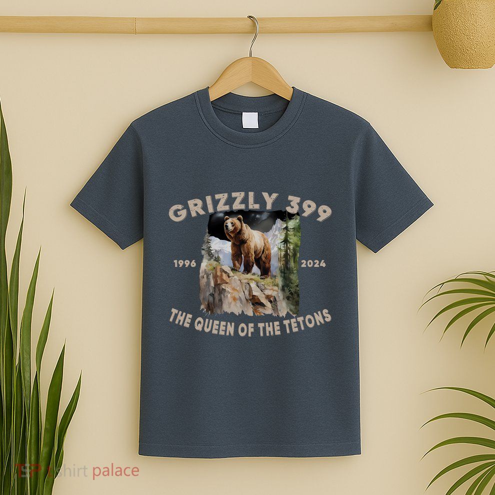 Bear Lovers Queen Of The Tetons Grizzly 399 National Park T-Shirt