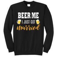 Beer Me I Just Got Married Wedding Gift Sweatshirt