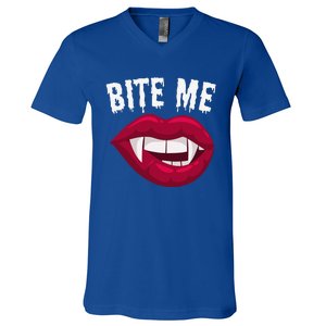 Bite Me! Sexy Vampire Lips Vampire Fangs Halloween Vampire V-Neck T-Shirt