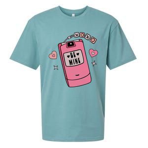 Be Mine Xoxo Hugs Kisses Groovy Retro Valentine's Day Couple Gift Sueded Cloud Jersey T-Shirt