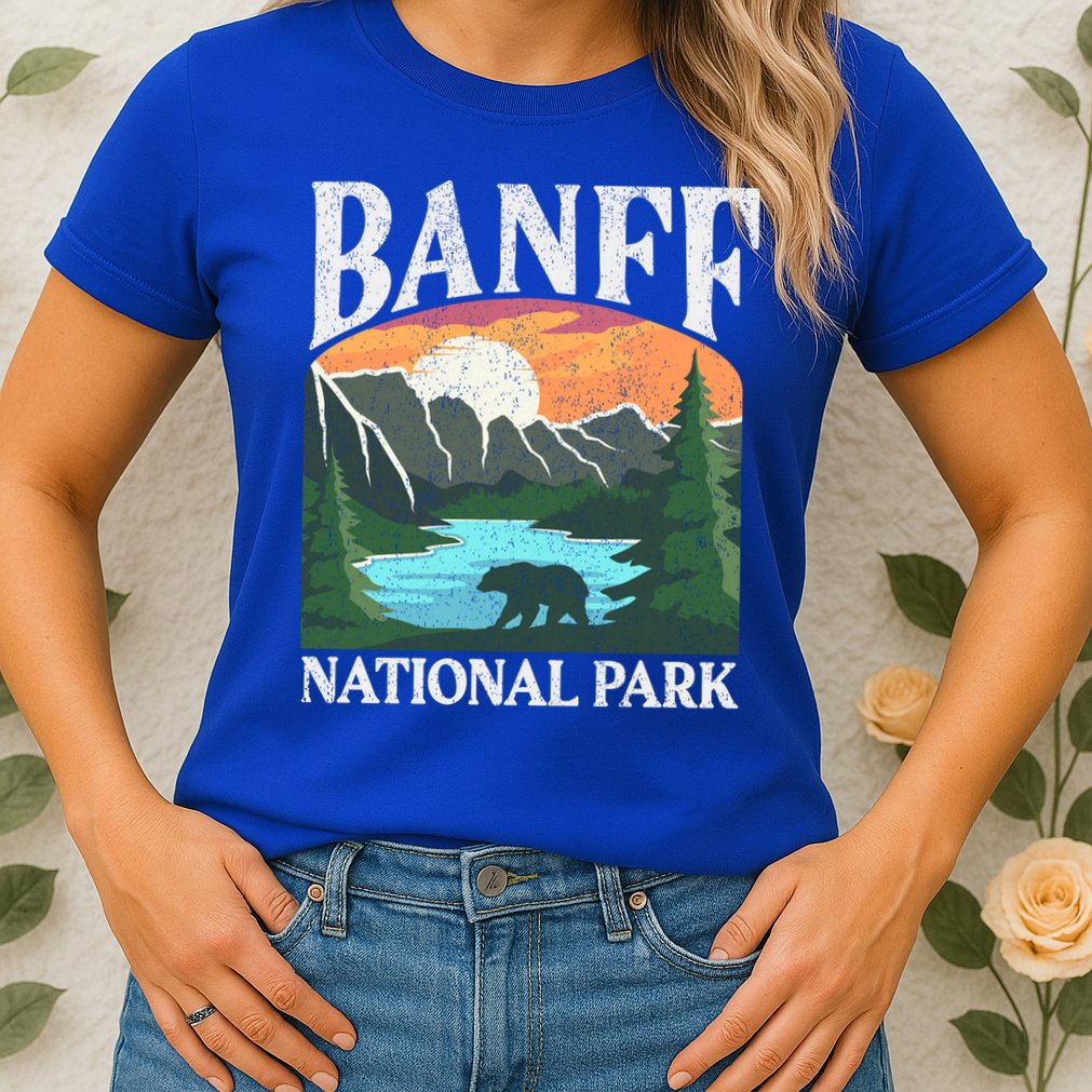 Banff National Park Lake Louise Rocky Mountains Canada Gift Womens T-Shirt