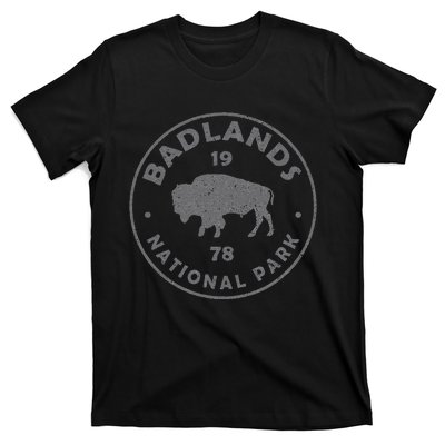 Badlands National Park Bison Vintage Hiking Souvenir T-Shirt