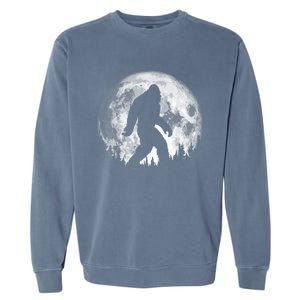 Bigfoot Night Stroll! Cool Full Moon & Trees Sasquatch Garment-Dyed Sweatshirt