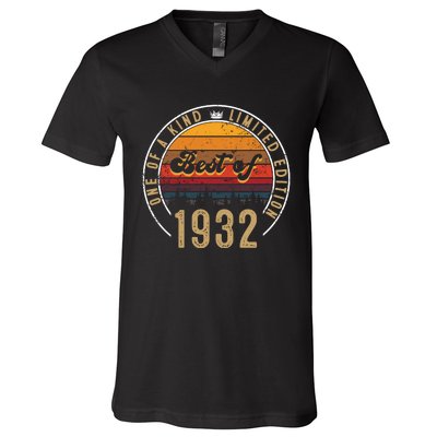 Best Of 1932 Birthday Gift 90 Years Old V-Neck T-Shirt